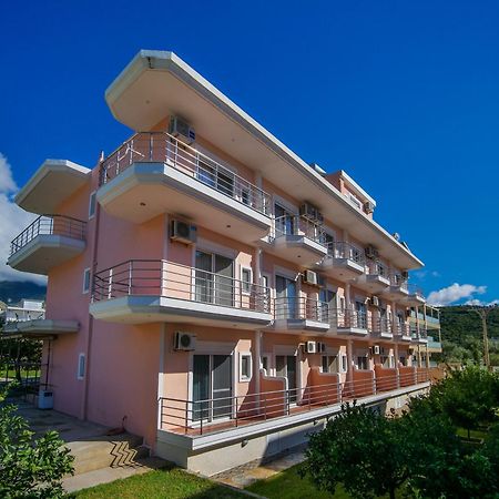 Himara Royal Hotel ภายนอก รูปภาพ