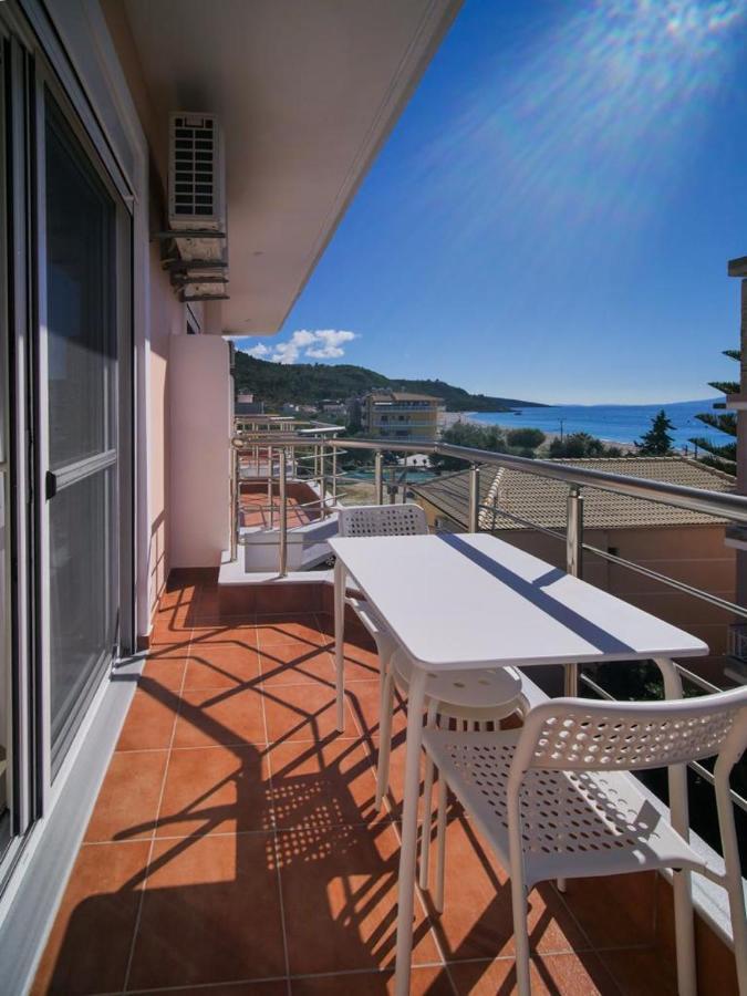 Himara Royal Hotel ภายนอก รูปภาพ