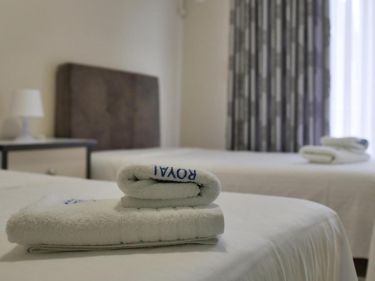 Himara Royal Hotel ภายนอก รูปภาพ