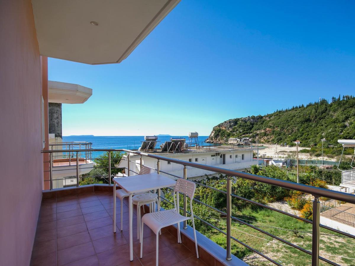Himara Royal Hotel ภายนอก รูปภาพ