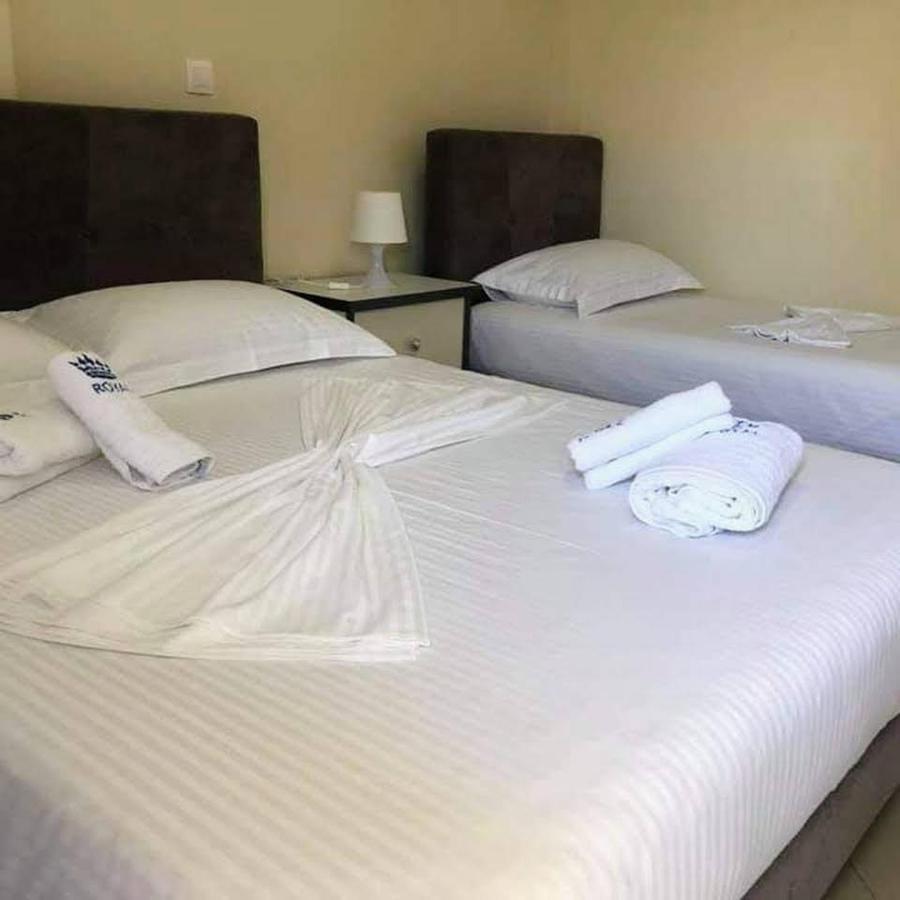 Himara Royal Hotel ภายนอก รูปภาพ